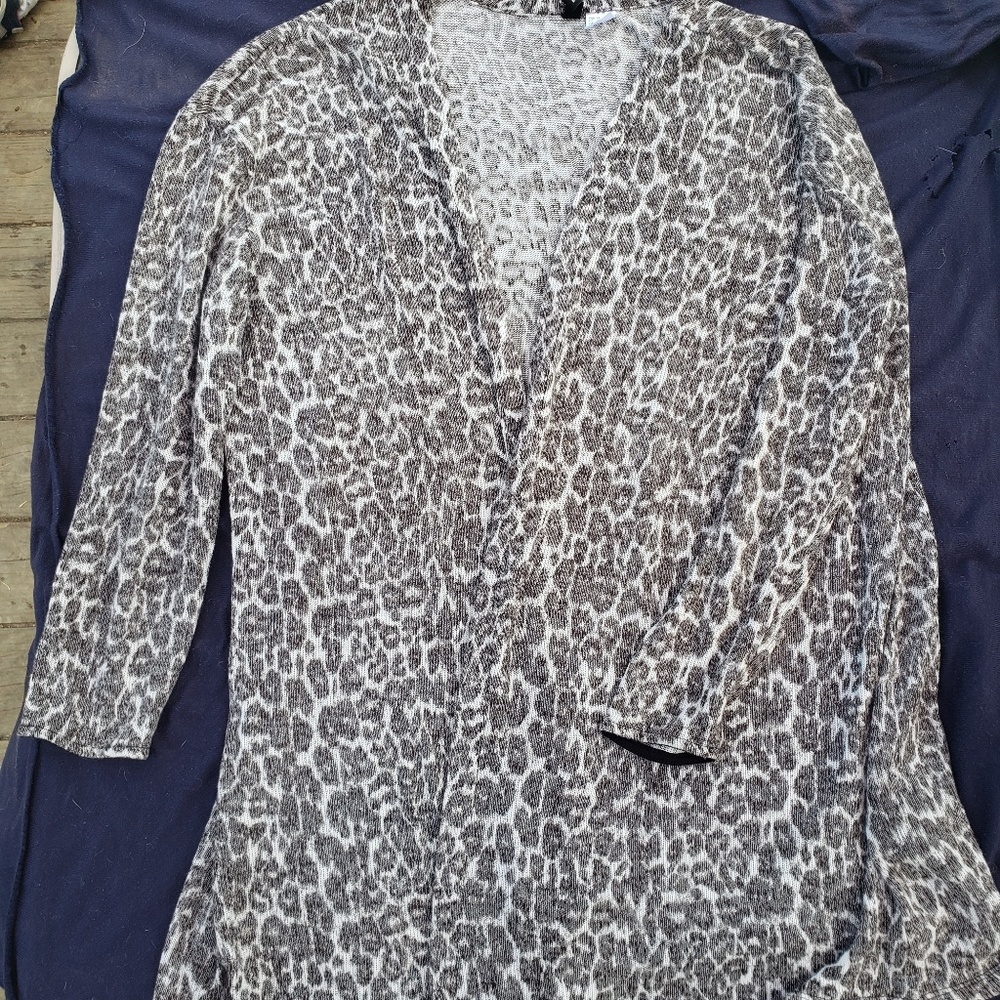 NWOT H&M Grey Leopard Print Cover